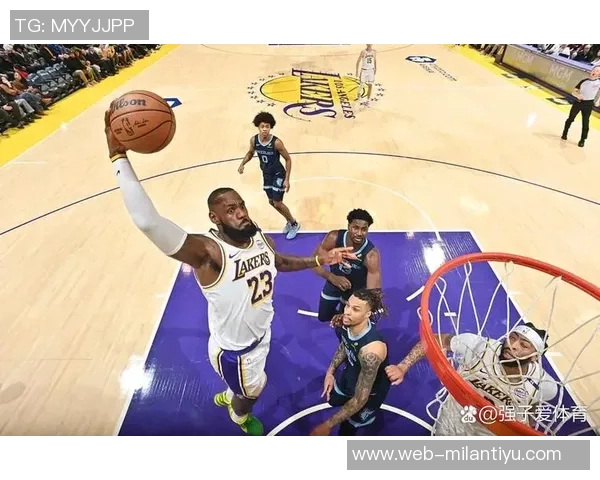 浓眉半场表现出色8投5中贡献12分5篮板1助攻1抢断展现强大实力